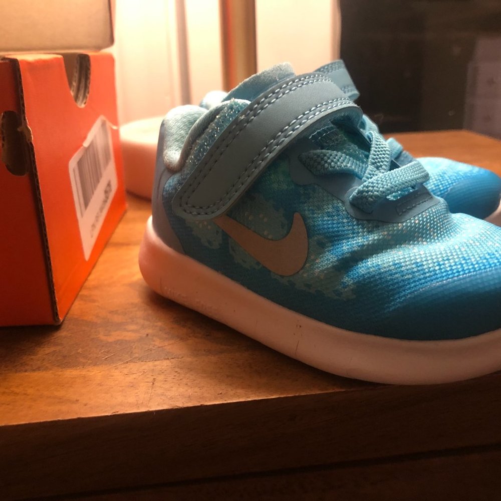 NWT Toddler Nike Free Sneakers Never Worn